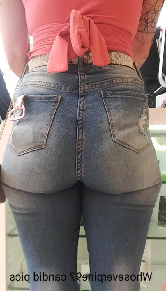 24P Nut over this pawg booty in tight jeans