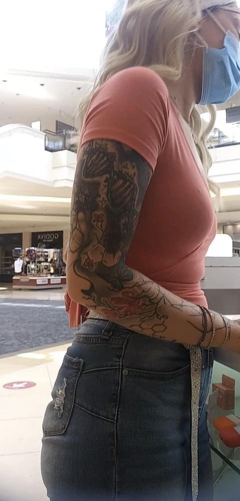 24P Nut over this pawg booty in tight jeans