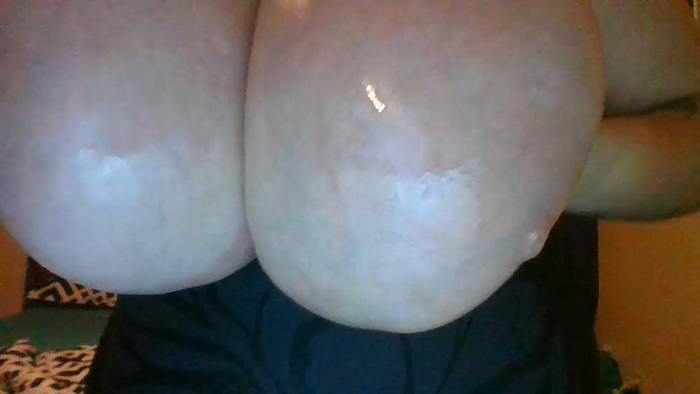 25P A Big Gallery of Big Tits to Cum Over