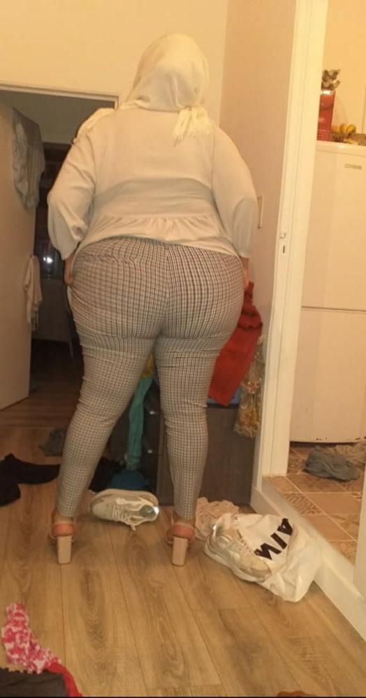 25P slut hijab housewife mature milf mom ass