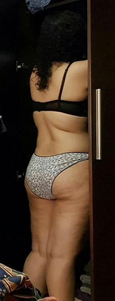 25P slut hijab housewife mature milf mom ass