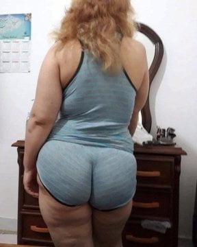 25P slut hijab housewife mature milf mom ass