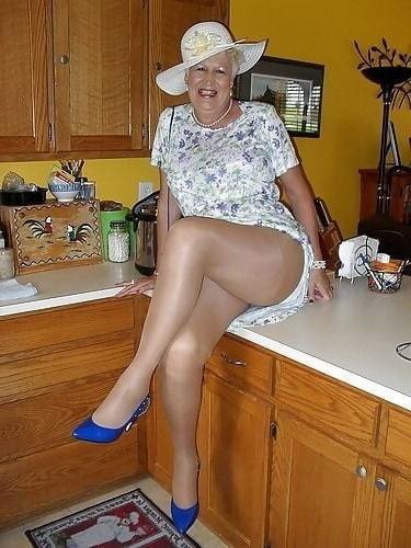 25P more mature milf mom