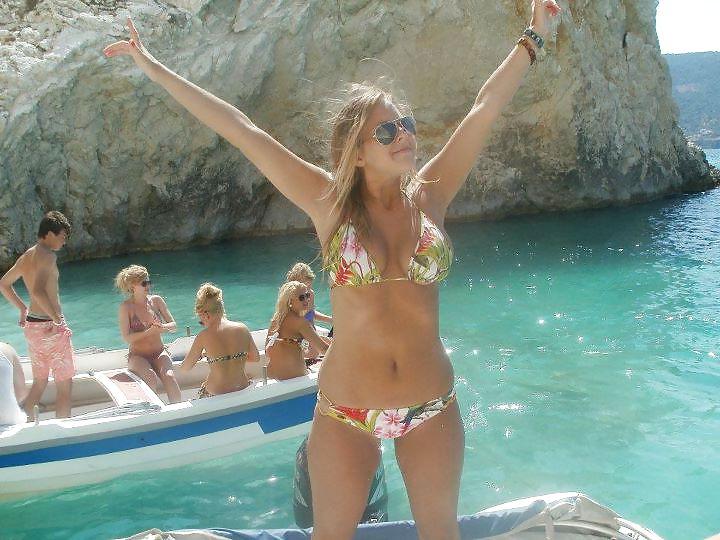 12P Big boobs in bikini 4