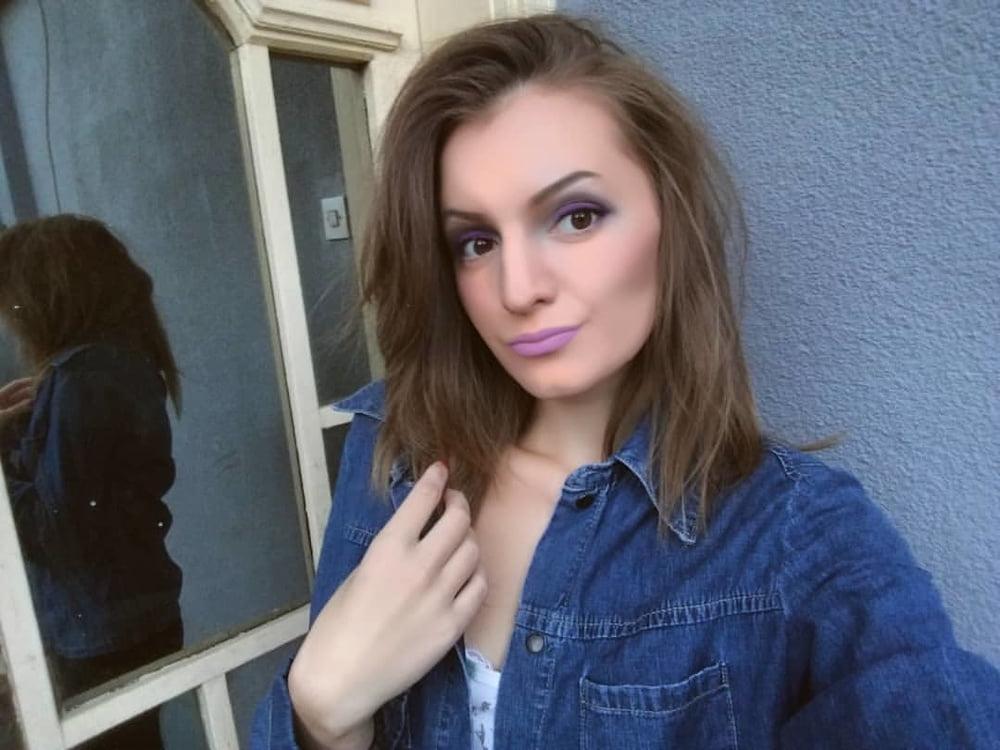 25P Serbian hot slut teen mom beautiful ass Nina Miladinovic
