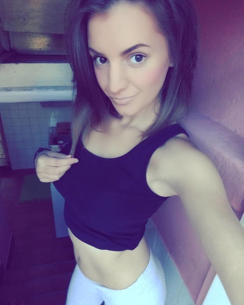 25P Serbian hot slut teen mom beautiful ass Nina Miladinovic
