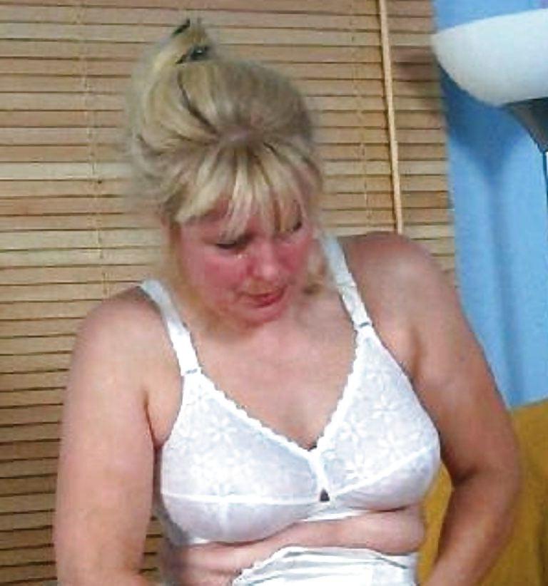 24P Naked Mothers