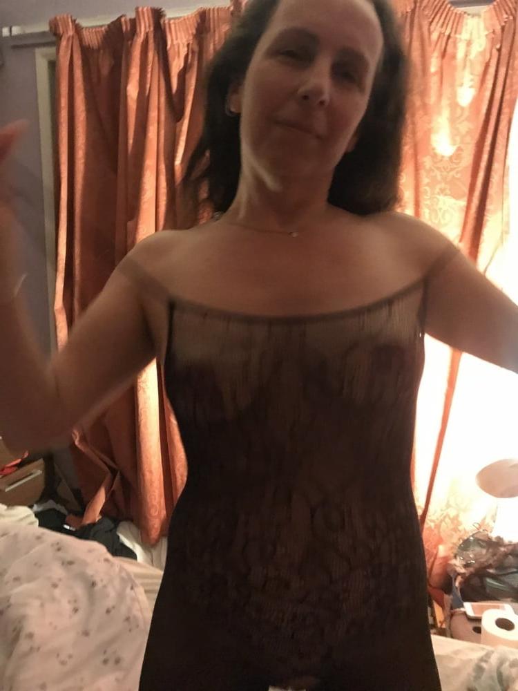 20P ROCHELL 41 Y WHORE MOM OF FROM LONDON