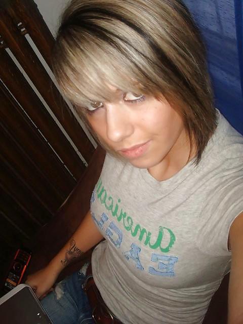 25P Hot Emo Girl