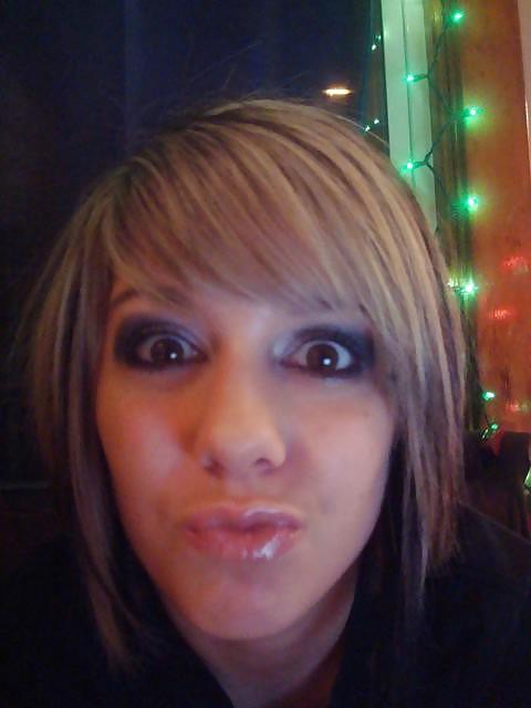 25P Hot Emo Girl