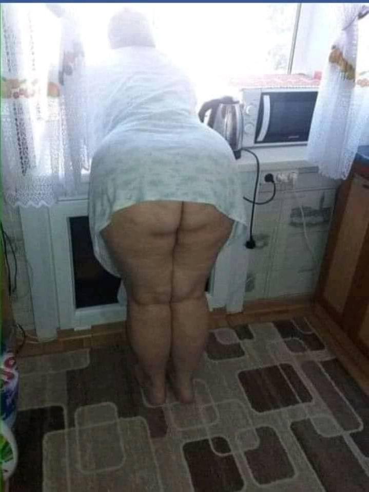 25P fucking whore mom