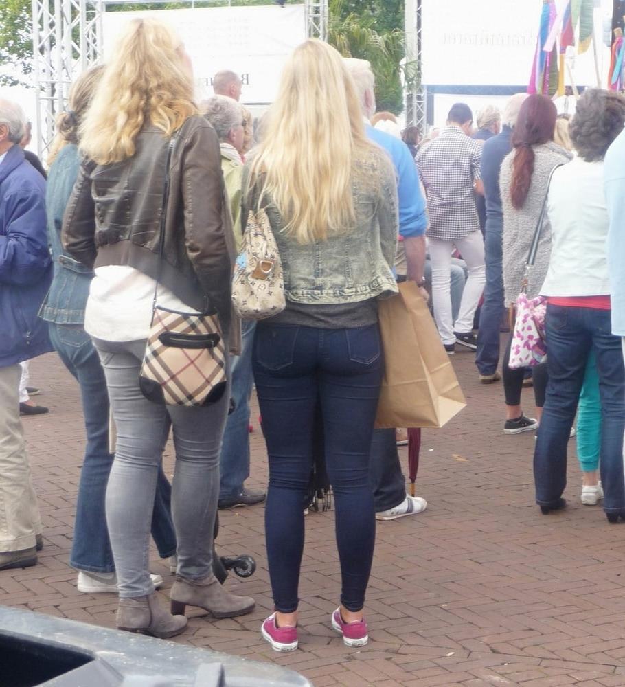 25P Candid street ass bk 59