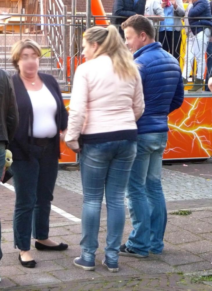 25P Candid street ass bk 59