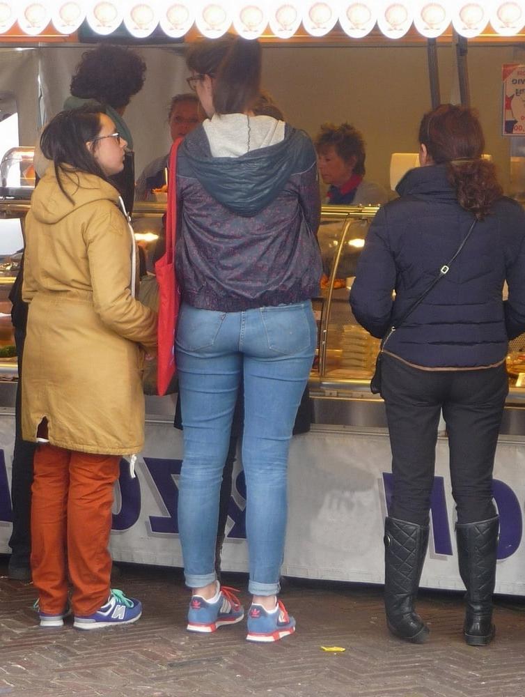 25P Candid street ass bk 59