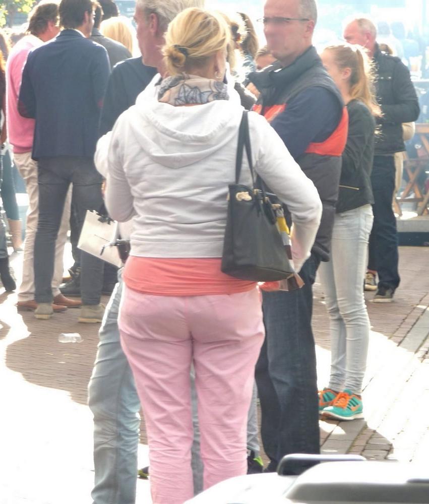 25P Candid street ass bk 59