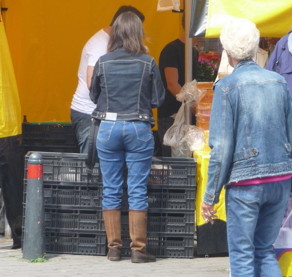 25P Candid street ass bk 59