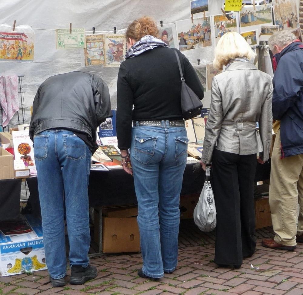 25P Candid street ass bk 59