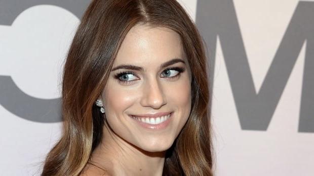 25P Allison Williams Cum Target
