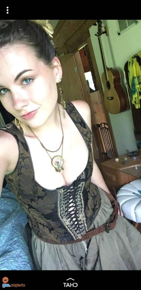 24P big boobs wives