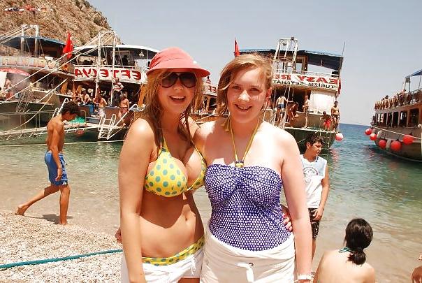 17P Big boobs in bikini 3
