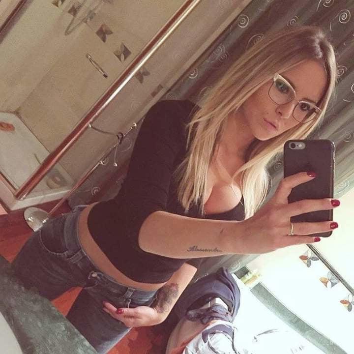 25P Croatian Teen Dora 21yrs