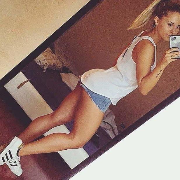 25P Croatian Teen Dora 21yrs