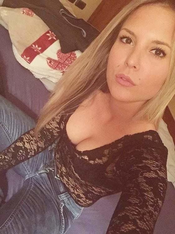 25P Croatian Teen Dora 21yrs