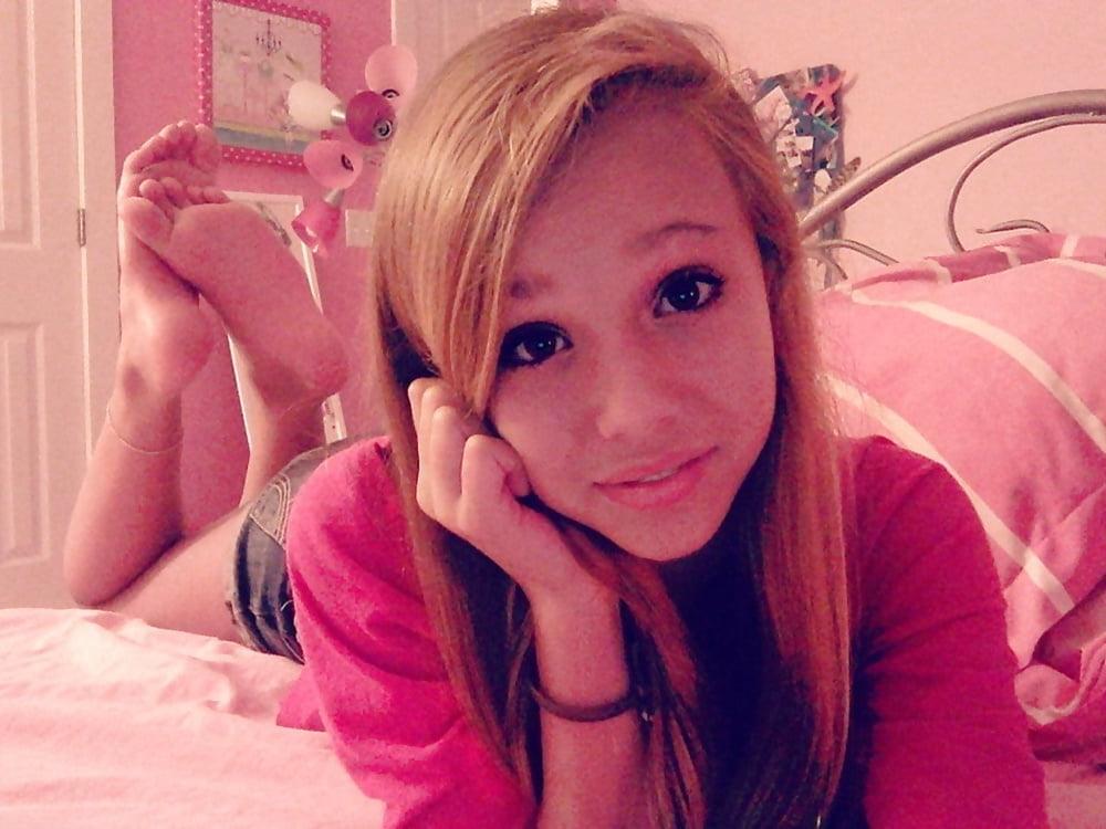 25P Feet To Cum On