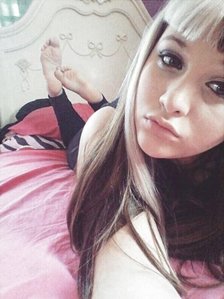 25P Feet To Cum On