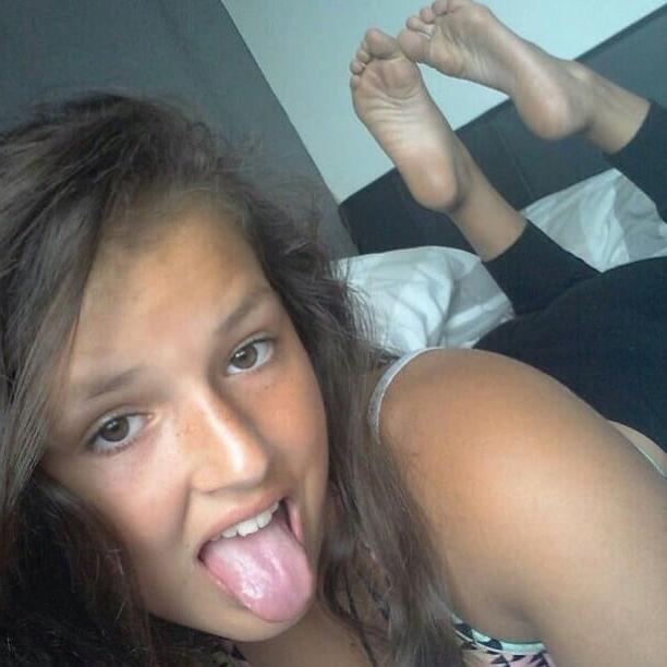 25P Feet To Cum On