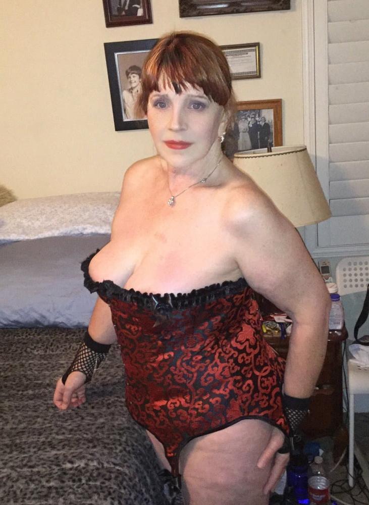 25P Carmen's Corsets
