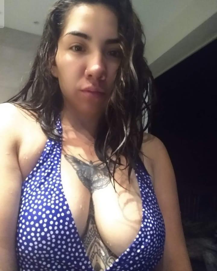 8P Yoli! Big Boobs and Tatooed Girl!