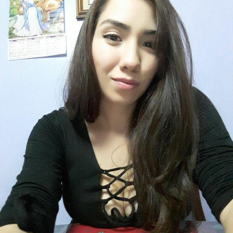 8P Yoli! Big Boobs and Tatooed Girl!