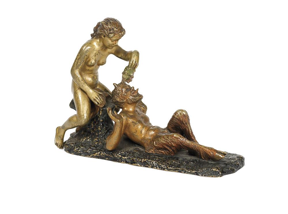 25P Erotic in Bronce