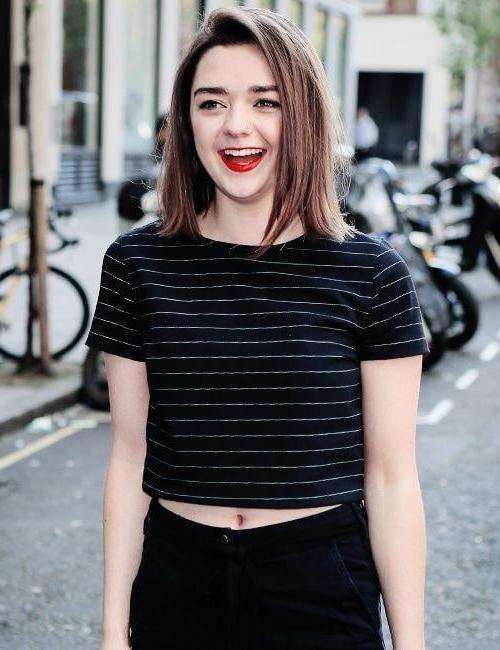 25P Cum to Maisie Williams 08