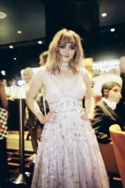 25P Cum to Maisie Williams 08