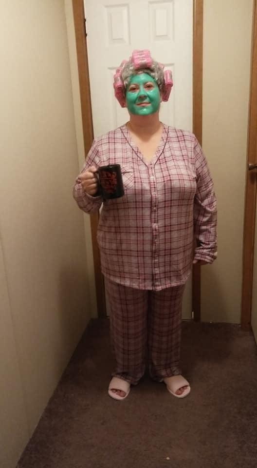 12P Neighbor Mom Makes Me Horny