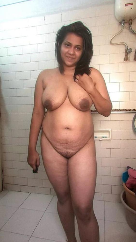 25P Desi Big Boobs Girl Preeti Nude Pics