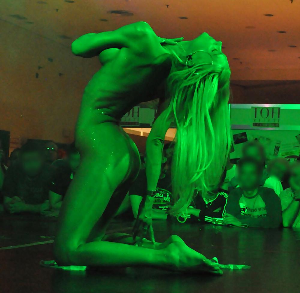 25P Erotic Events (Sex On Stage)
