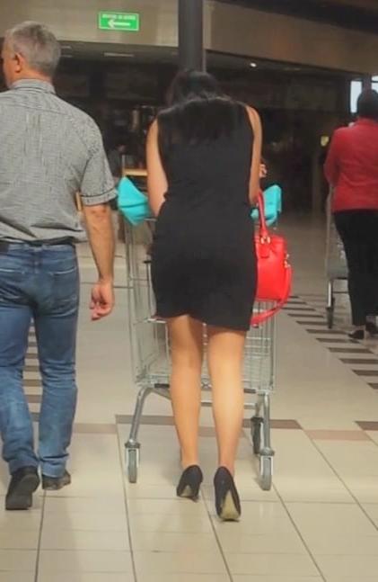 25P sexy young hot mom with mini skirt hot ass high heels