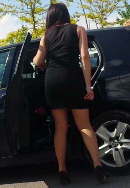 25P sexy young hot mom with mini skirt hot ass high heels