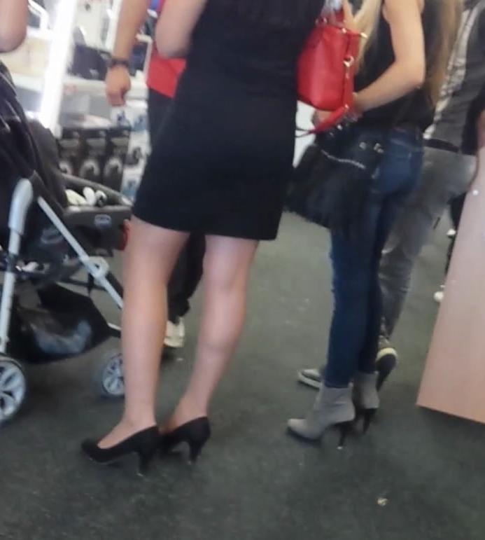 25P sexy young hot mom with mini skirt hot ass high heels