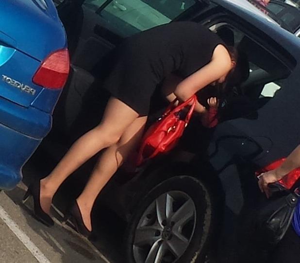 25P sexy young hot mom with mini skirt hot ass high heels