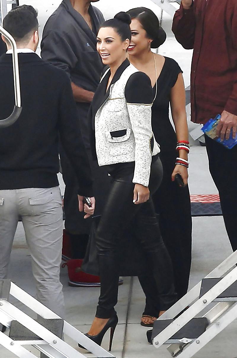 22P Kim Kardashian Backstage at DWTS Great Ass Shots