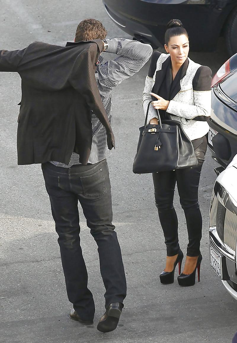 22P Kim Kardashian Backstage at DWTS Great Ass Shots
