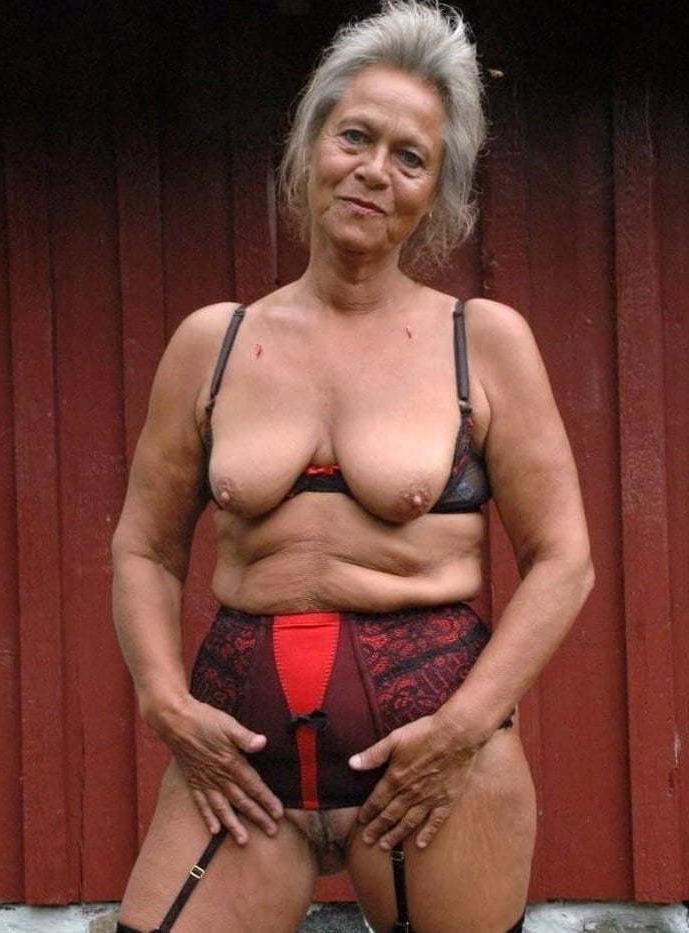 25P Hotwives 28