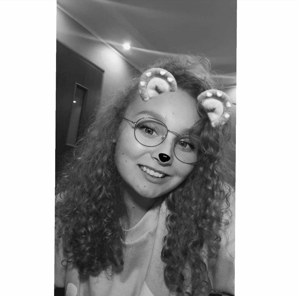 16P This hot teen slut will make you hard and cum so fast