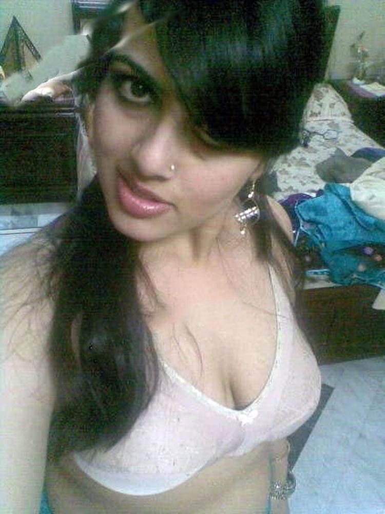 17P Indian wife showing her big boobs and pussy