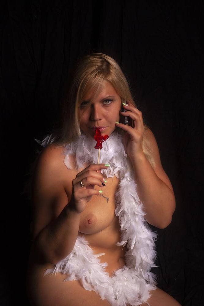 8P Vicky Wilfing erotic bilder