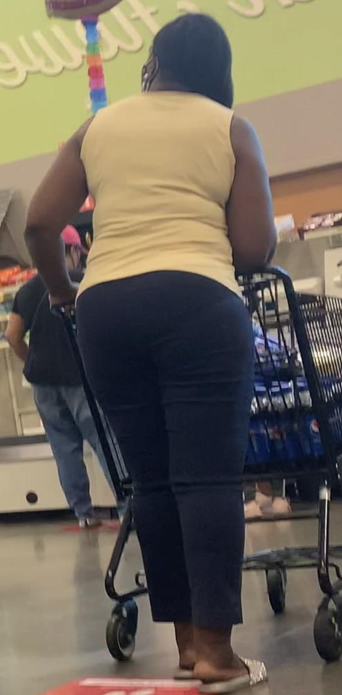 25P New candid booty
